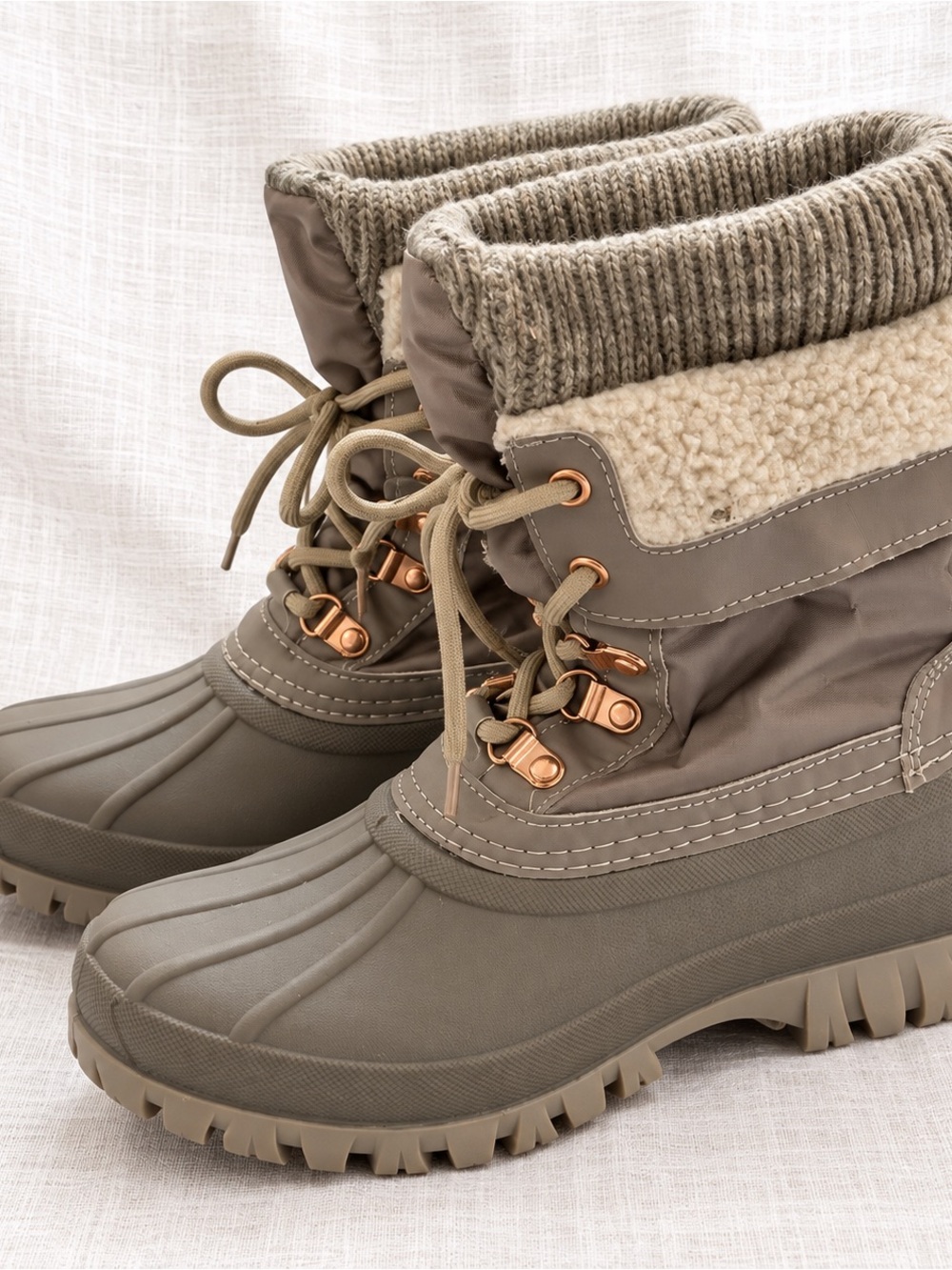 Storm by Cougar Women's Taupe Winter Duck Boots Sherpa Knit Cuff Size 6